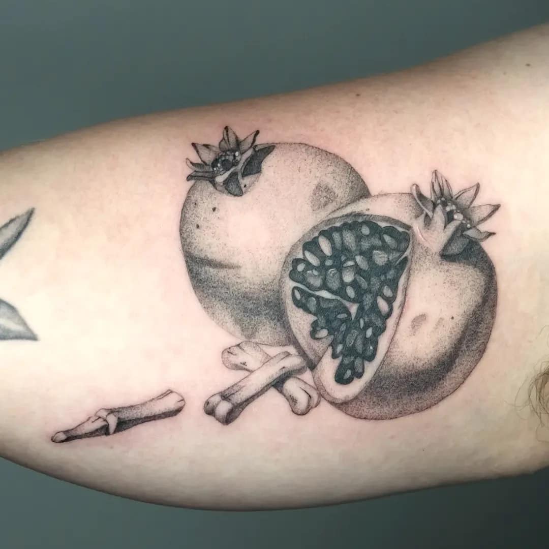 Granatapfel Tattoo von Vengic